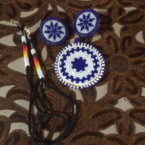 Native American Apache Jewelry - Bundle of vintage 70’s, Native American Apache beaded items.